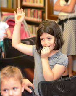 Minikler bu yaz anneleriyle kütüphanede olacak